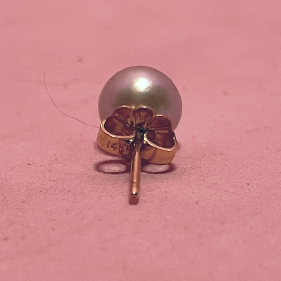 Vintage 14k Gold and Grey Pearl Stud Earrings (EUC) - Picture 3 of 5